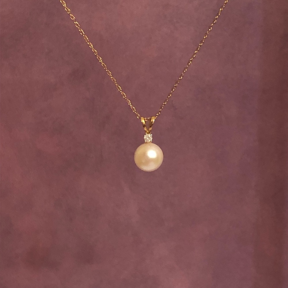 NWOT Helzberg Diamonds Pearl Necklace with Diamond Accent in 14k Yellow Gold